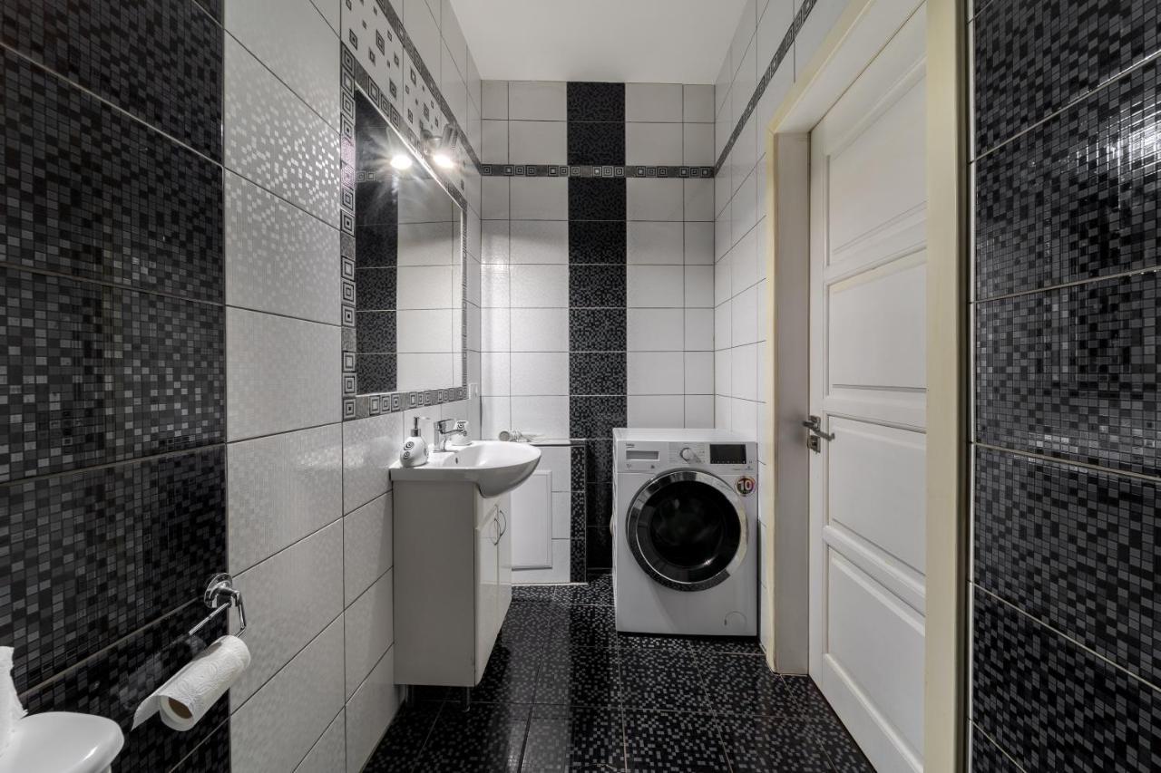 Halytska Apartment Lviv Extérieur photo